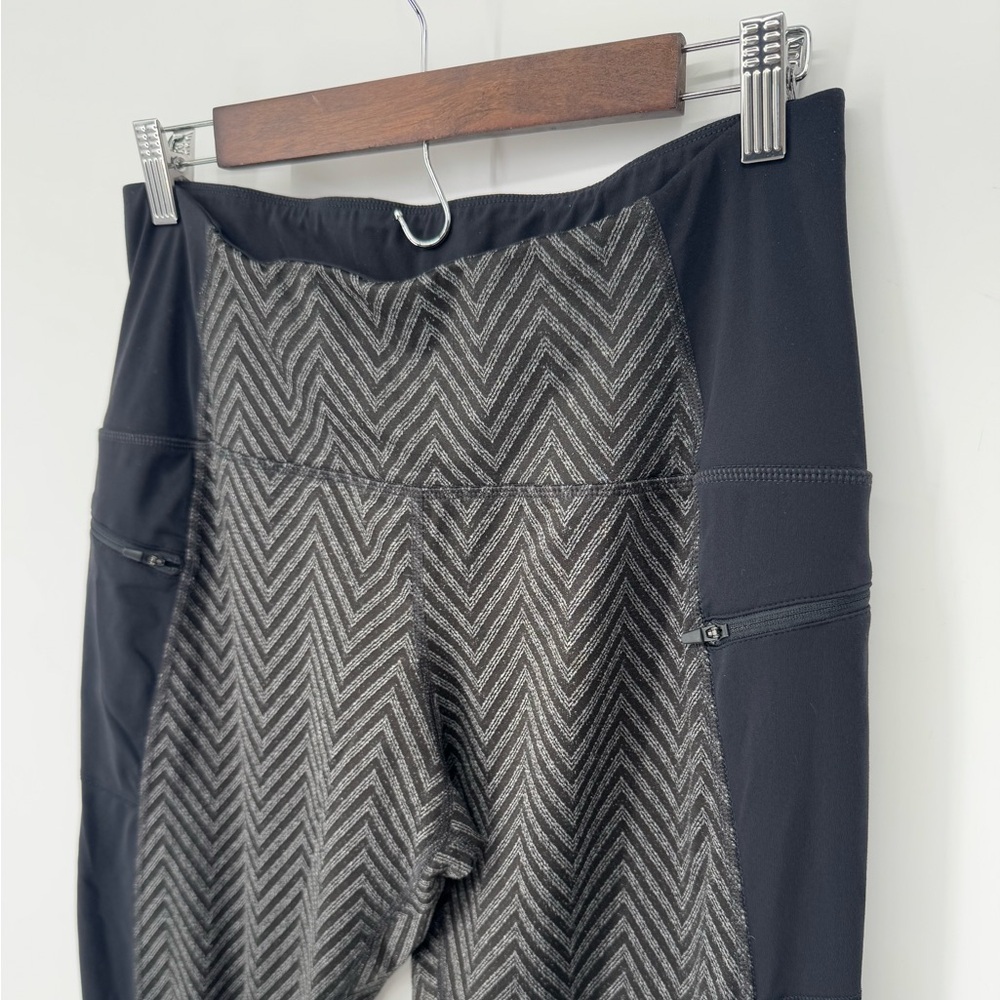 Champion Women's Chevron Gray & Black Leggings With Zip Pockets Size XL - Picture 3 of 5